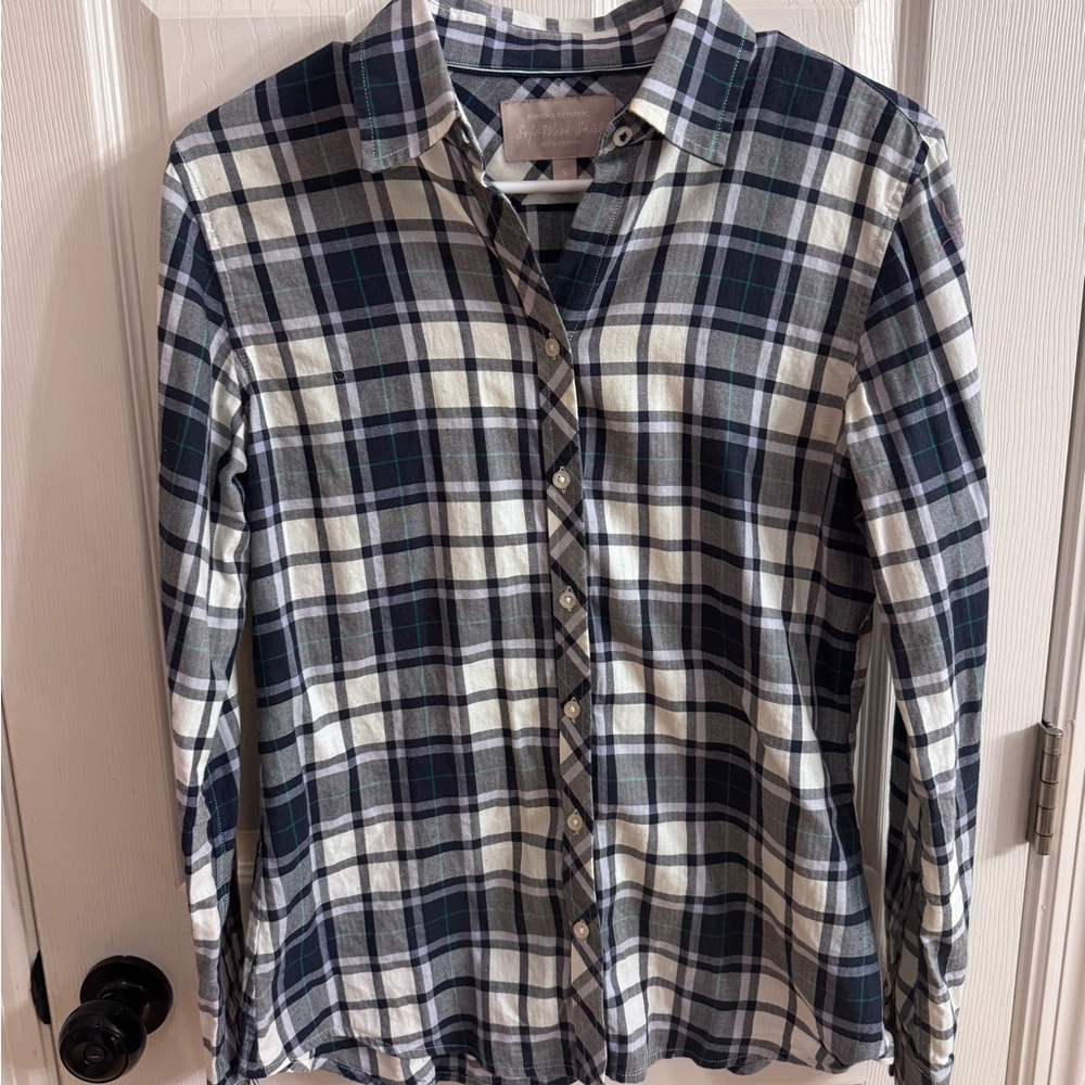 Banana Republic 100% cotton soft wash shirt - small